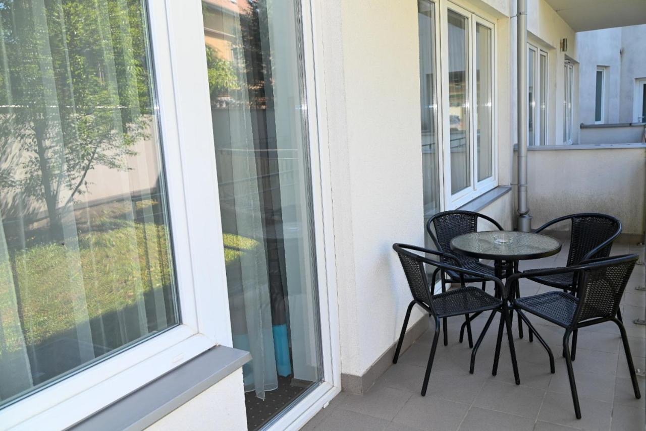 Lara Five Apartamento Hajdúszoboszló Exterior foto