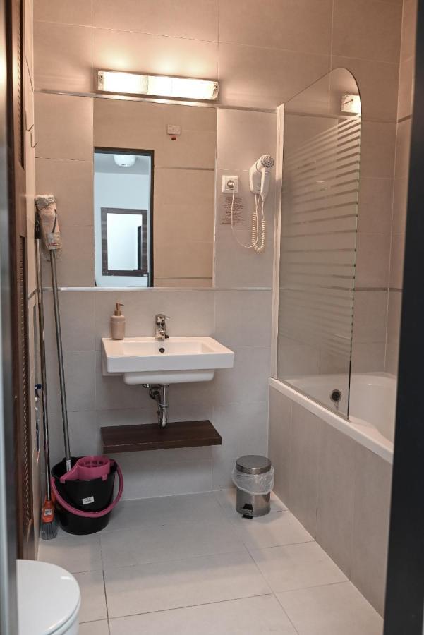 Lara Five Apartamento Hajdúszoboszló Exterior foto